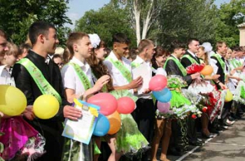 В Мелитопольском районе школьники на неделю умнее, чем сверстники из города фото