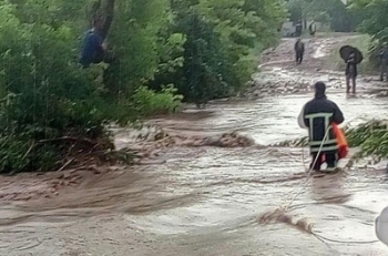 В Запорожской области мужчина застрял в водоеме  фото