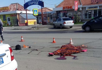В Запорожье на переходе водитель насмерть сбил 72-летнюю женщину фото
