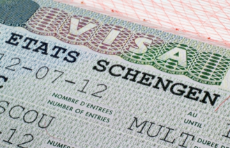ЕС отказался выдавать визы крымчанам с паспортами РФ фото