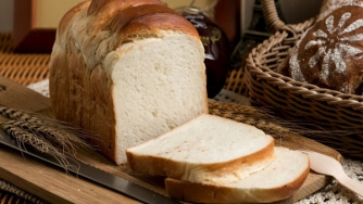 В Украине за год пшеничный хлеб подорожал на 60% фото