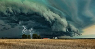 Жителей Запорожской области предупреждают об опасных метеорологических явлениях фото