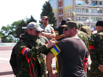 Почти история: как пять лет назад в Мелитополь впервые приехали правосеки фото