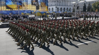 Стало известно, сколько выплатят военным за отмененный парад в Киеве фото