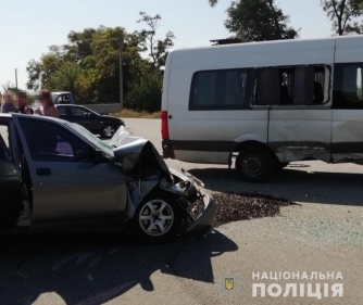 На запорожской трассе в ДТП с маршруткой погиб человек, травмирован ребенок  фото