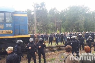 На Львовщине началась полицейская  спецоперация против блокировщиков вагонов с углем фото