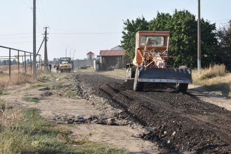 Жители Акимовки дождались ремонта дорог  фото