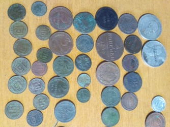 Иностранец пытался вывезти из Украины 100 старинных монет фото