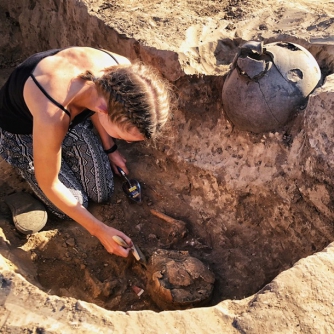 В Запорожской области раскопали захоронение скифского воина фото