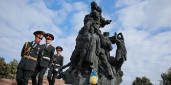 В Киеве начался марш памяти жертв Бабьего Яра фото