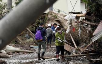 В Японии из-за тайфуна пострадали заводы Hitachi и Panasonic фото