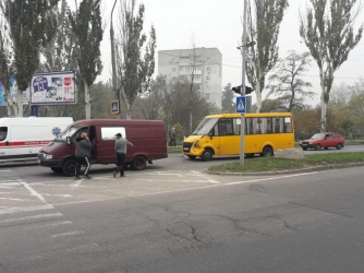 В Запорожье маршрутка врезалась в «ГАЗель»  фото