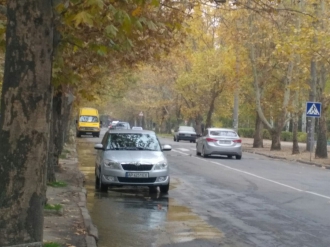 Микрорайон заливает вода - почему спокойны коммунальщики фото