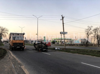 В Бердянске перевернулся «Москвич»  фото