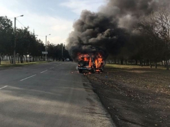 Под Одессой прямо на ходу загорелось авто с полицейскими  фото