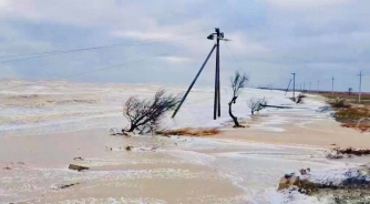 Еще 5 человек эвакуировали с острова Бирючий  фото