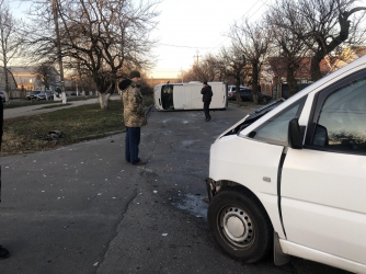 В Бердянске перевернулся автобус:  есть пострадавшие фото