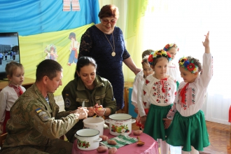 Как военные в детсаду блиндажи строили (ФОТО, ВИДЕО) фото