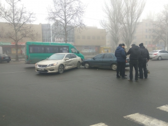 ДТП в Мелитополе напротив ТЦ Алекс: в полиции рассказали подробности фото