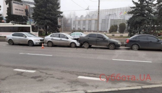 В центре Запорожья произошло масштабное ДТП  фото