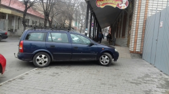 Автохамы заблокировали пешеходов: мелитопольцы в гневе  фото