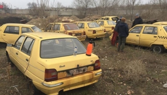 Целый таксопарк: обнаружено кладбище заброшенных ЗАЗ Славута  фото