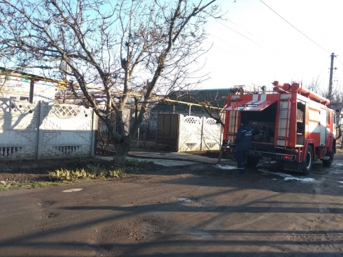 В Мелитополе горел частный дом фото