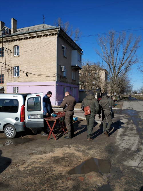 Муниципальные инспекторы «охотились» на торговцев-нелегалов фото