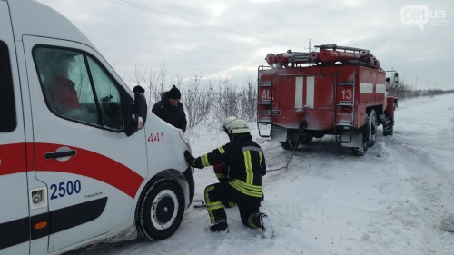 В Запорожской области из-за непогоды ввели ограничение движения для грузовиков и автобусов фото