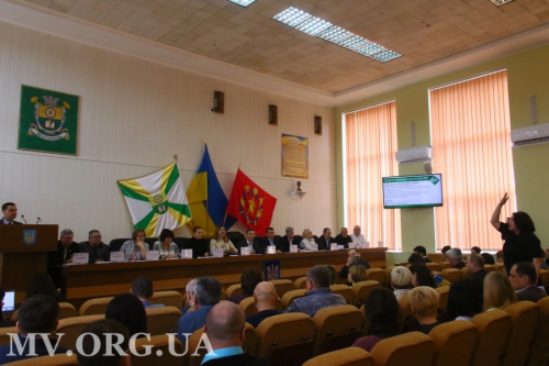 В Мелитополе нардеп созывает народ под исполком фото