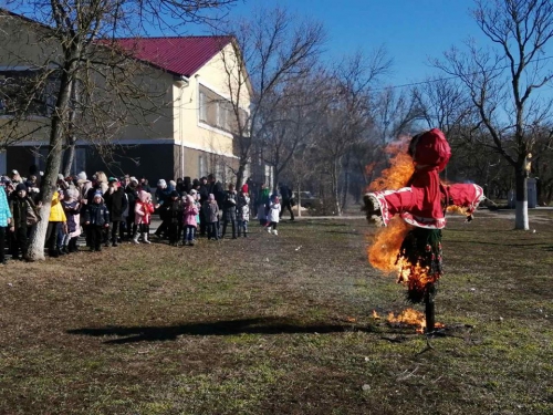 Сколько помощи константиновцы на ярмарке насобирали фото