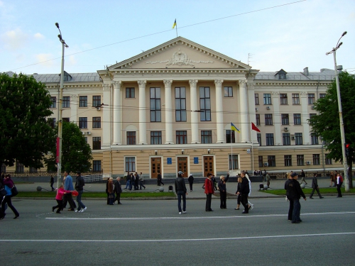 В Запорожье предприниматели соберутся возле мэрии из-за закрытия рынков на время карантина фото