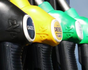 Закрытие заправок и повышение цен на газ и бензин – эксперт сделал неутешительный прогноз фото