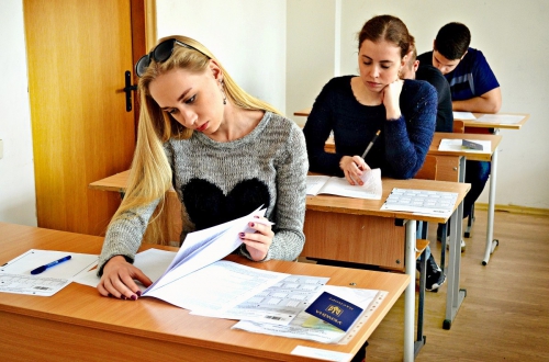 ВНО в 2019 году мелитопольские выпускники сдали лучше, чем большинство украинских школьников фото