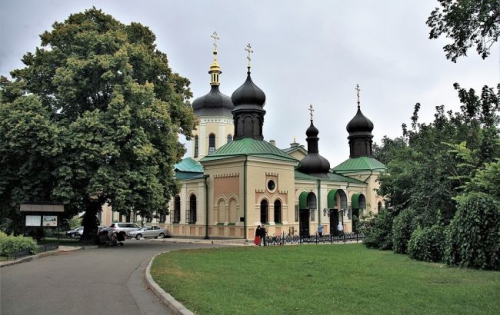 Еще один монастырь в Киеве могут закрыть на карантин из-за COVID-19  фото