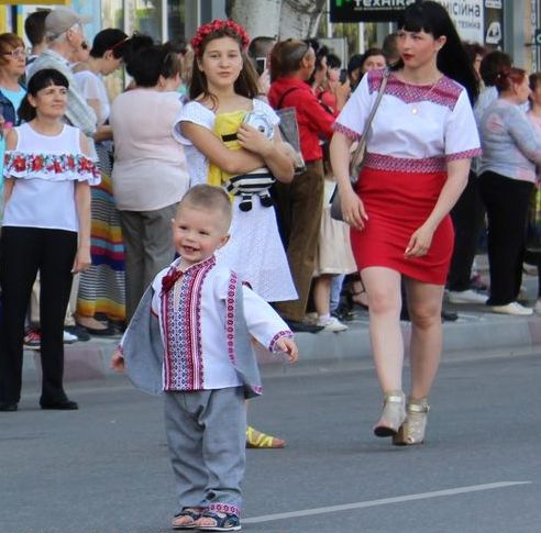 В Мелитополе стартует флешмоб ко Дню вышиванки фото