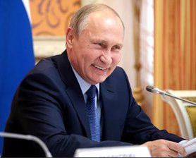 Путин разрешил россиянам голосовать по почте фото