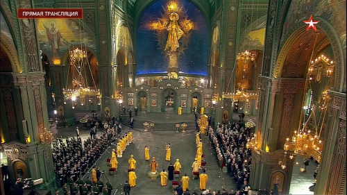 Храм сатаны: в Москве открыли церковь цвета хаки с мощами Гитлера внутри  фото