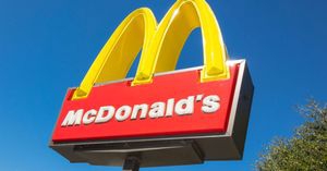 В соцсетях возмутились отказом McDonalds обслуживать клиентов на русском языке фото