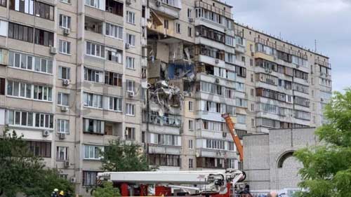 Взрыв в многоэтажке на Позняках сделал бездомными 125 человек фото