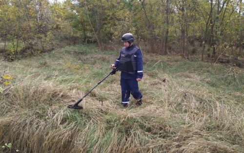 На Донбассе на взрывном устройстве подорвался украинский сапер фото