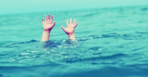 Упала с матраса в море: под Херсоном мужчина недоглядел за трехлетней девочкой фото