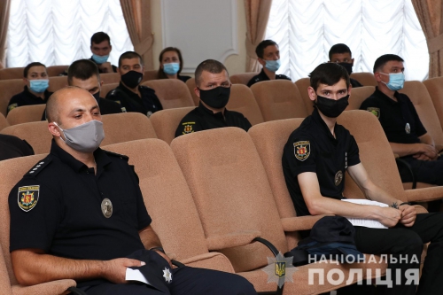 Два мелитопольских полицейских станут Офицерами громады фото