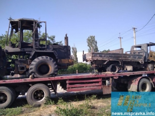 В Мелитополе напали на предприятие и сожгли технику фото