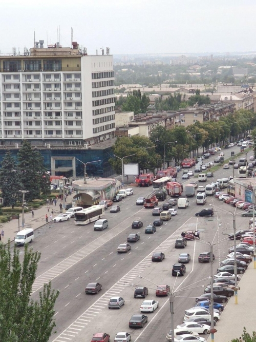 В центре Запорожья множество машин ГСЧС: проезд по проспекту затруднен фото