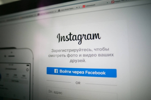 Instagram обвинили в слежке за пользователями фото