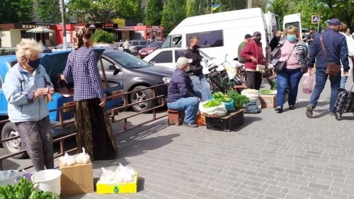 На стихийных торговцев составили семь протоколов фото