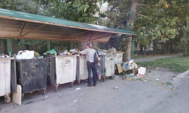 В Мелитополе на коммунальщика составили протокол фото