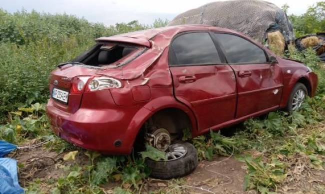 В Запорожской области такси попало в ДТП на трассе: пострадал пассажир  фото