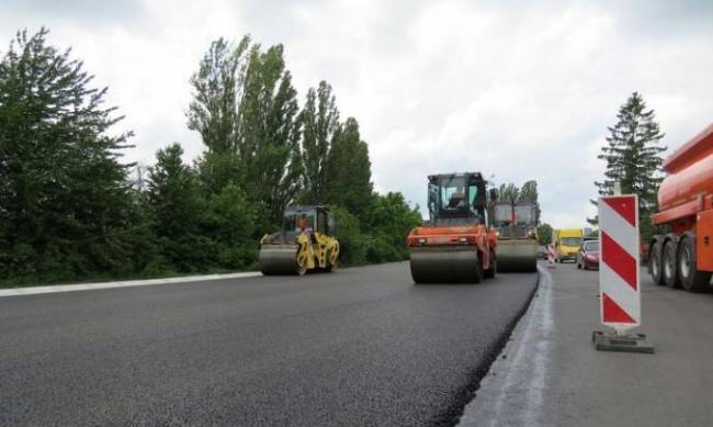 Деньги из фонда COVID-19 пошли на дороги: в Раде удивили объяснением фото